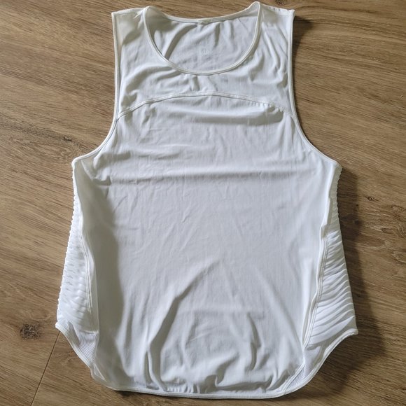 Lululemon Making Moves tank - Picture 1 of 6